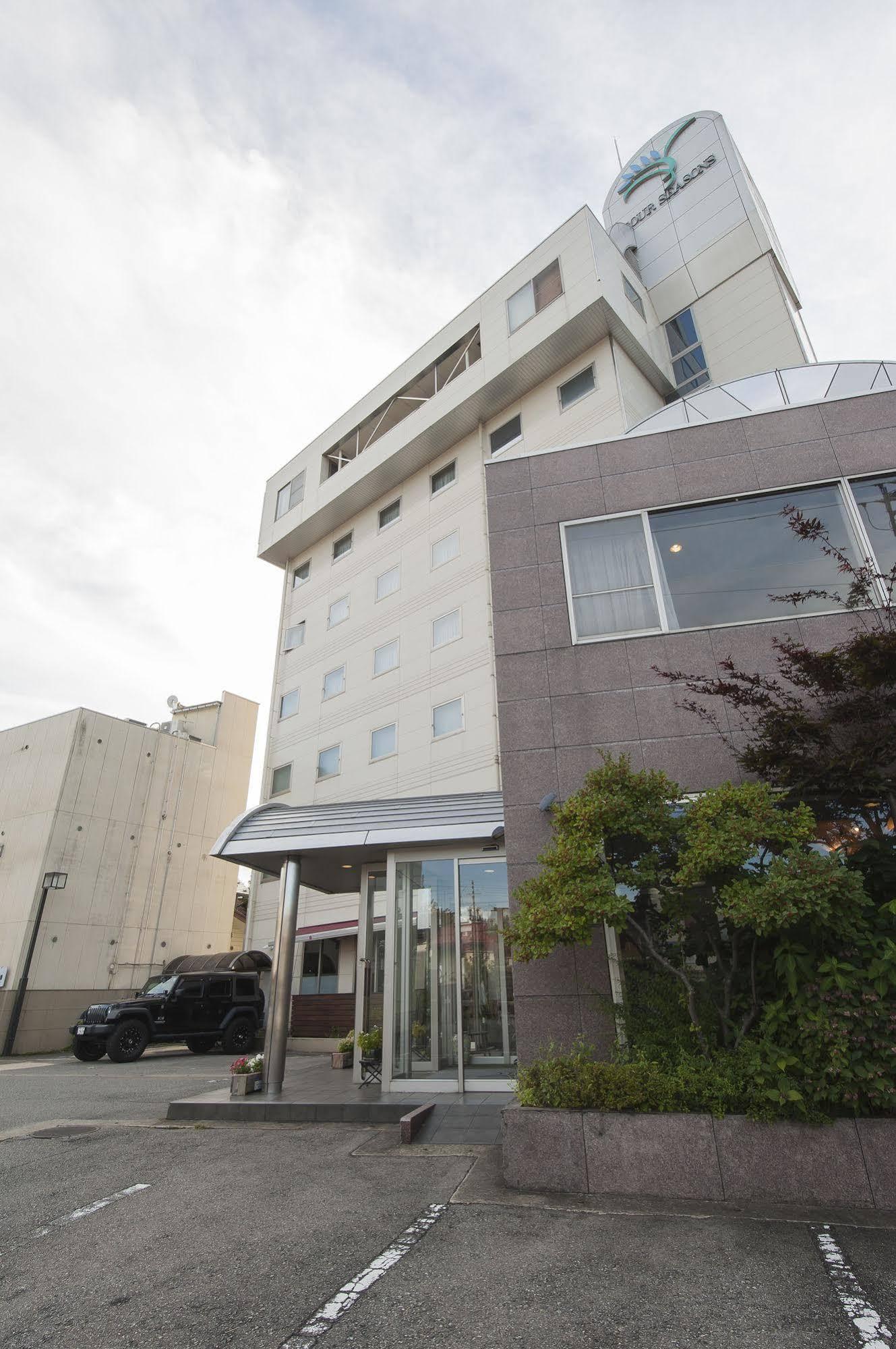 Takayama City Hotel Four Seasons Exterior photo
