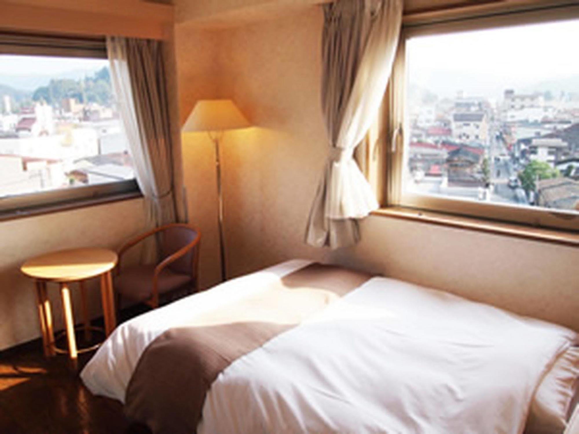 Takayama City Hotel Four Seasons Exterior photo